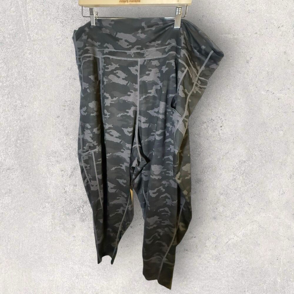 Fabletics camo jogger pants Size 3x-read Description